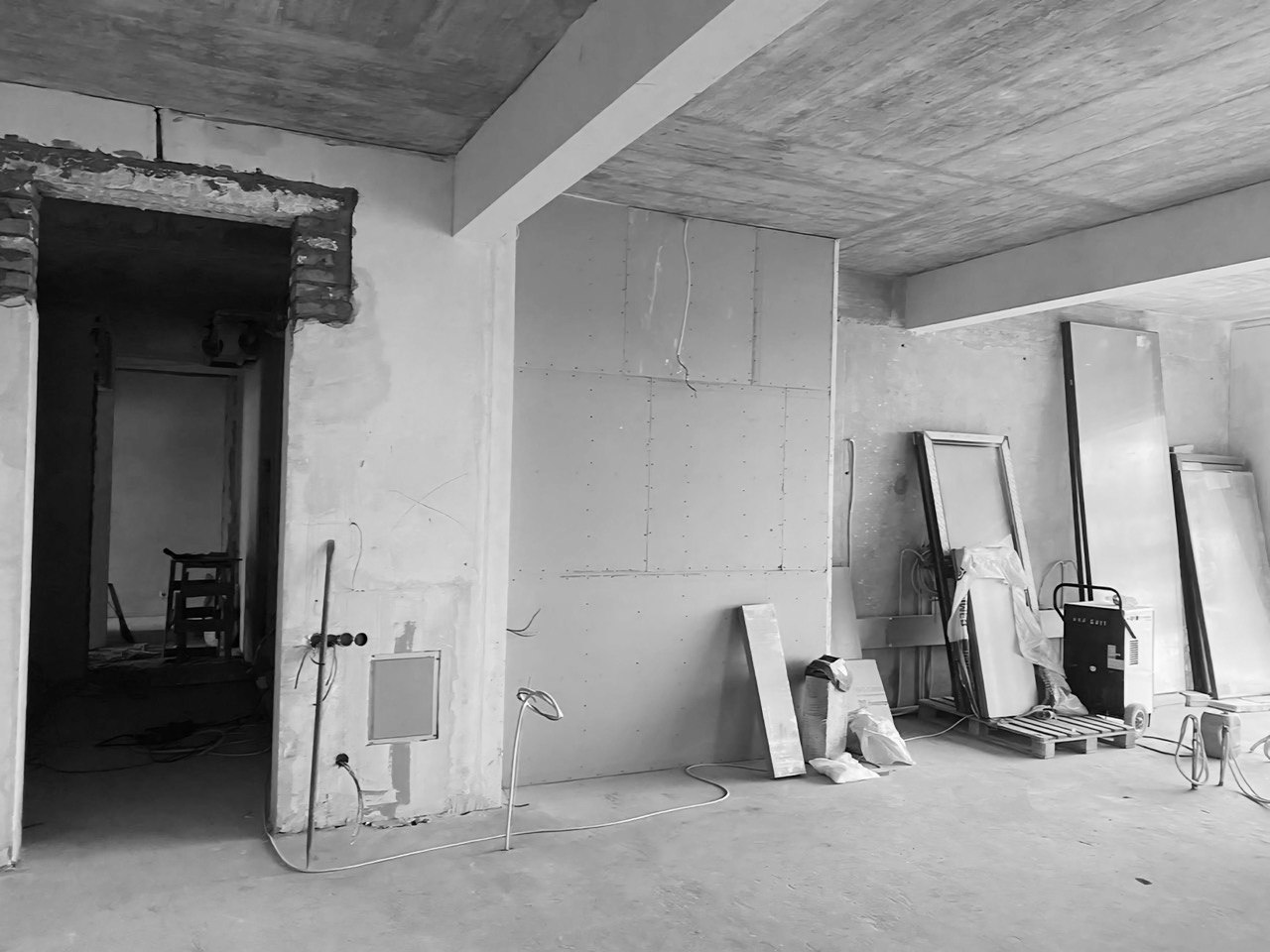 Ash in Oil Apartment Renovation