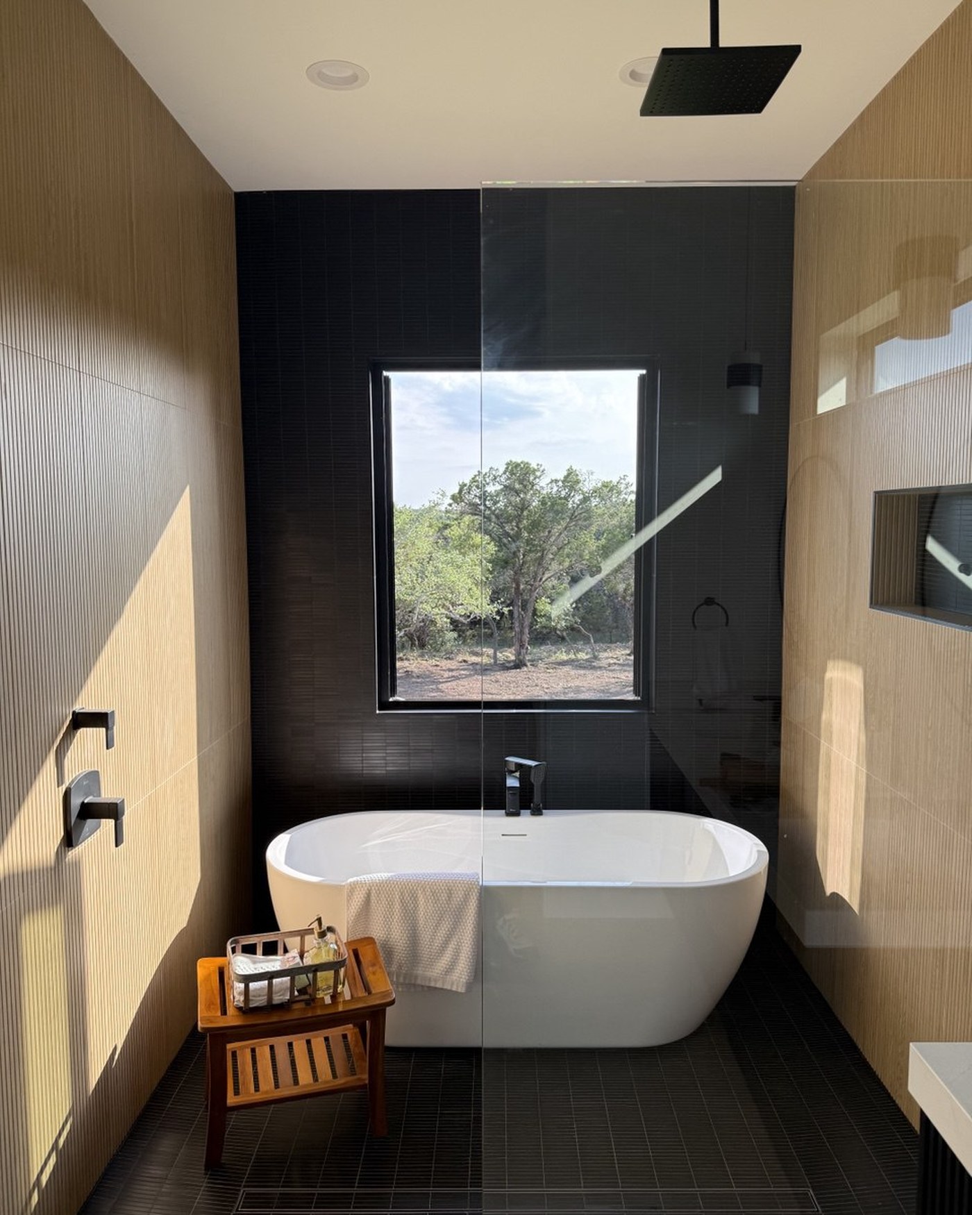 04 — Contemporary Bathroom Renovation with Natural Finishes