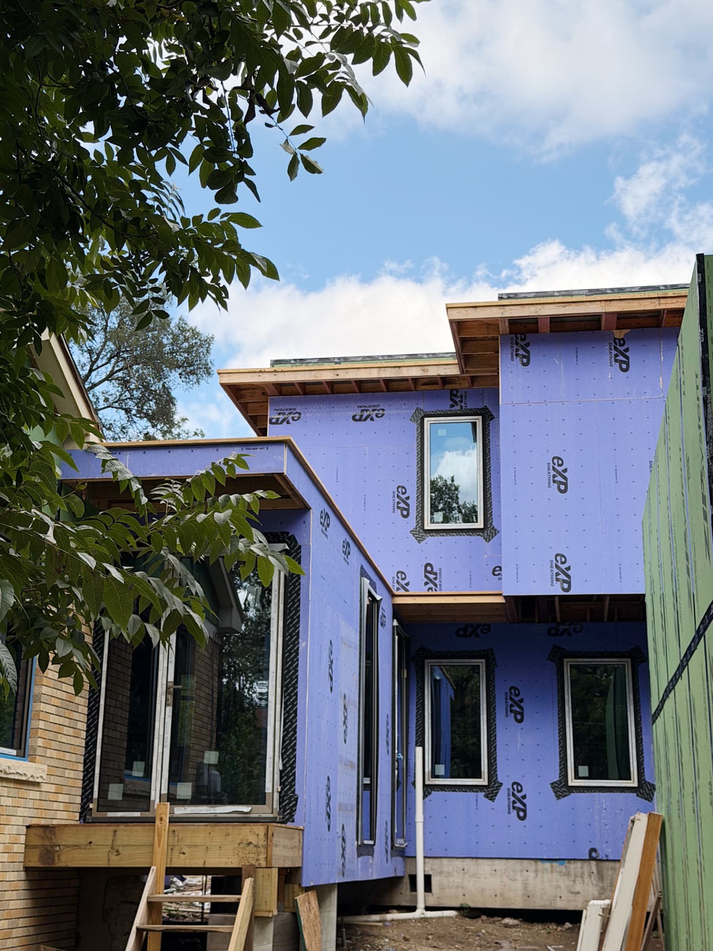 Large-Scale Reynaers Glazing Project