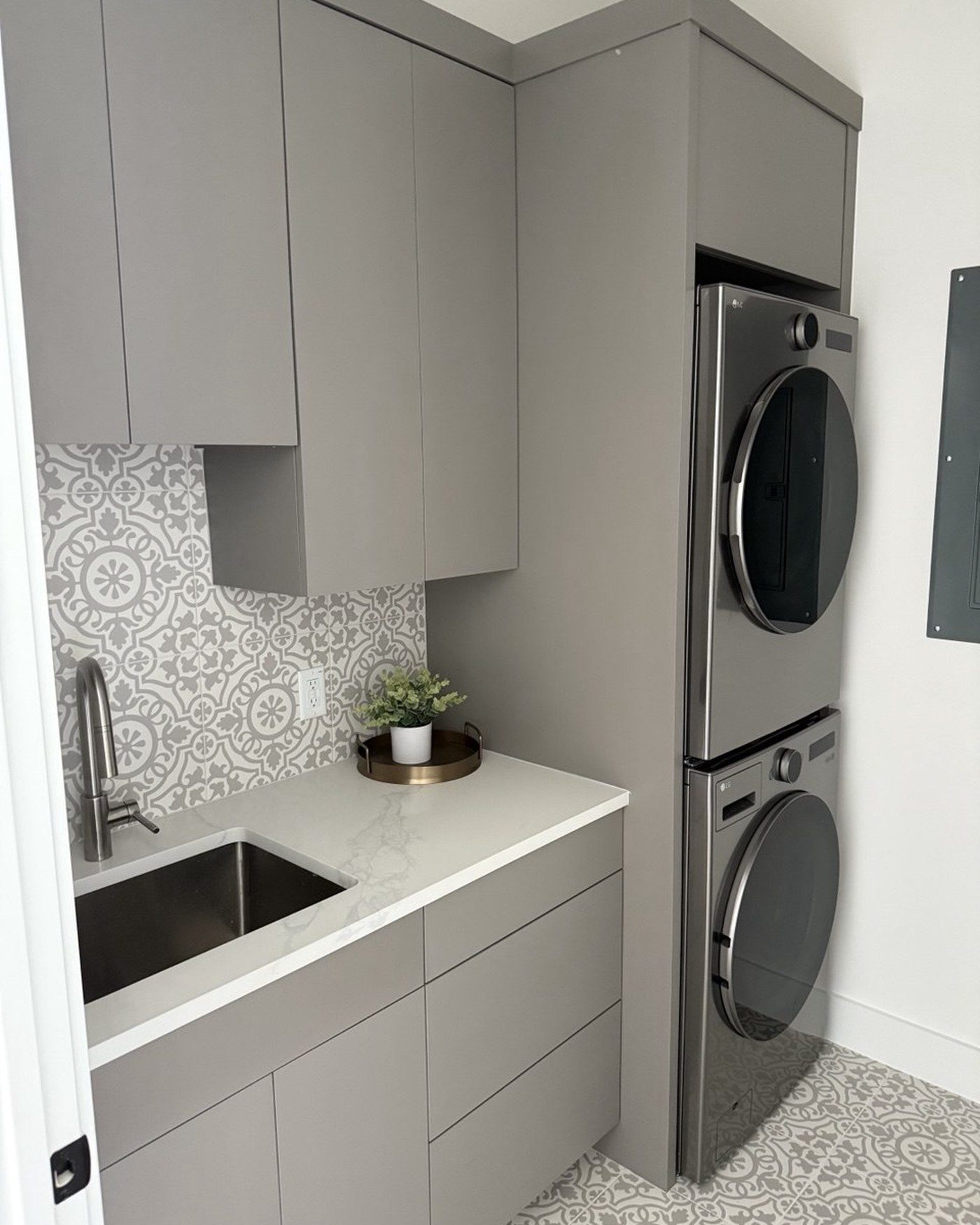 05 — Compact Kitchen Remodel with Custom Cabinetry & Tilework