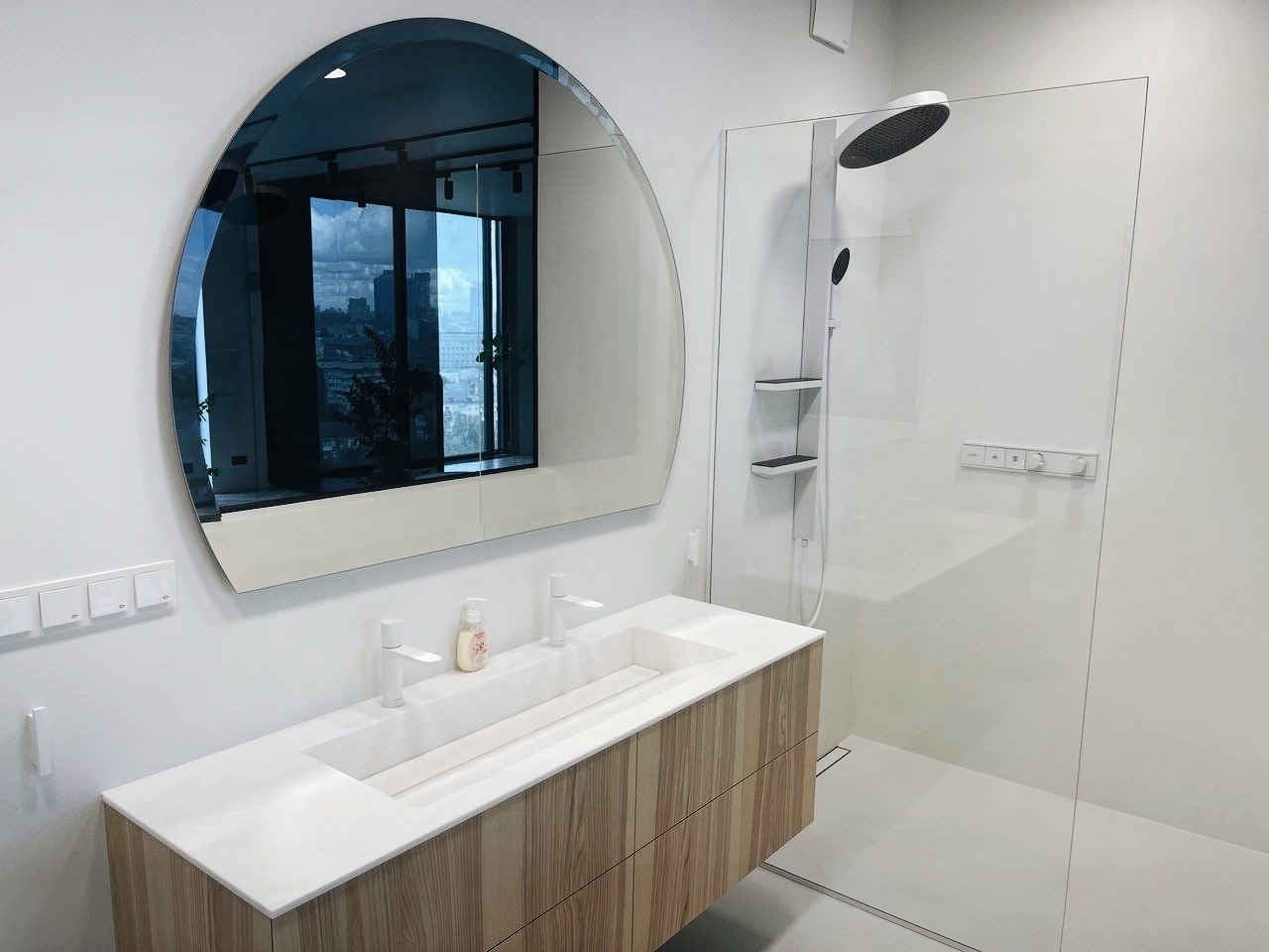 White Ash Luxury Apartment