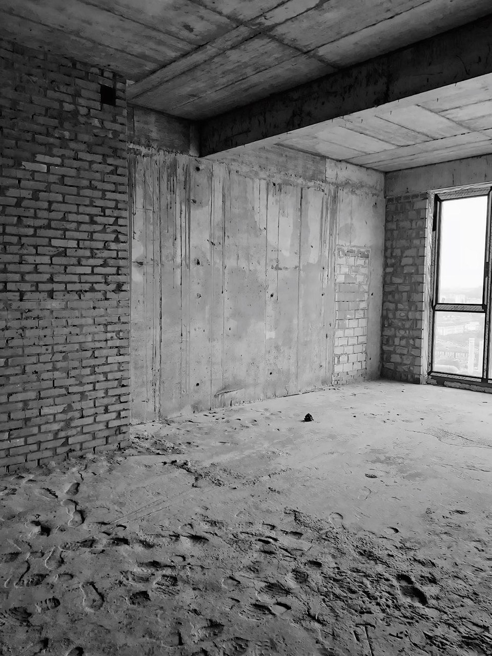 Ash in Oil Apartment Renovation