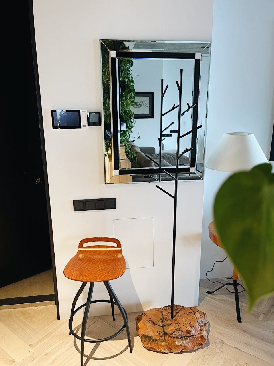 White Ash Luxury Apartment
